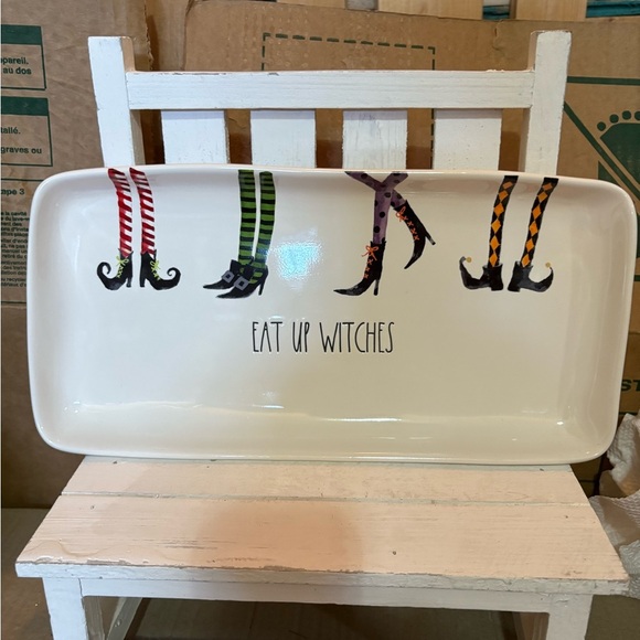 Rae Dunn Eat Up Witches Artisan Collection Plate - Picture 1 of 2